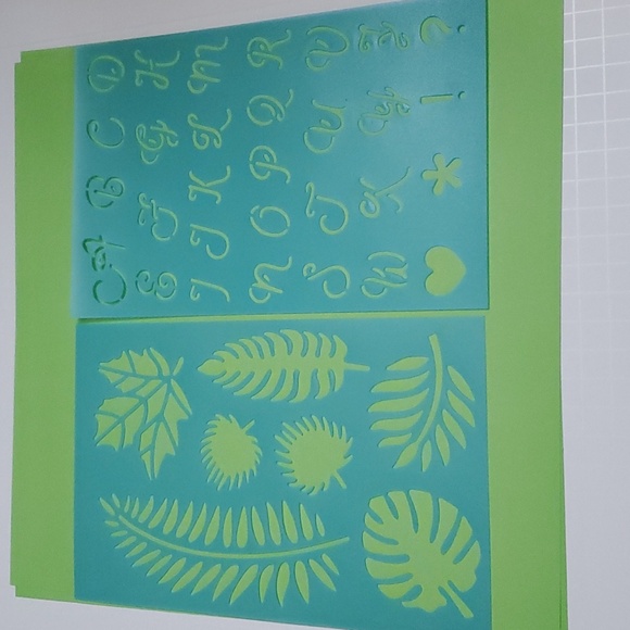 Assorted Art Stencils (13 total) - Picture 5 of 11